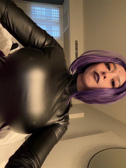 can u guys tell that i have purple contacts in https://t.co/wtZsLN9LRg