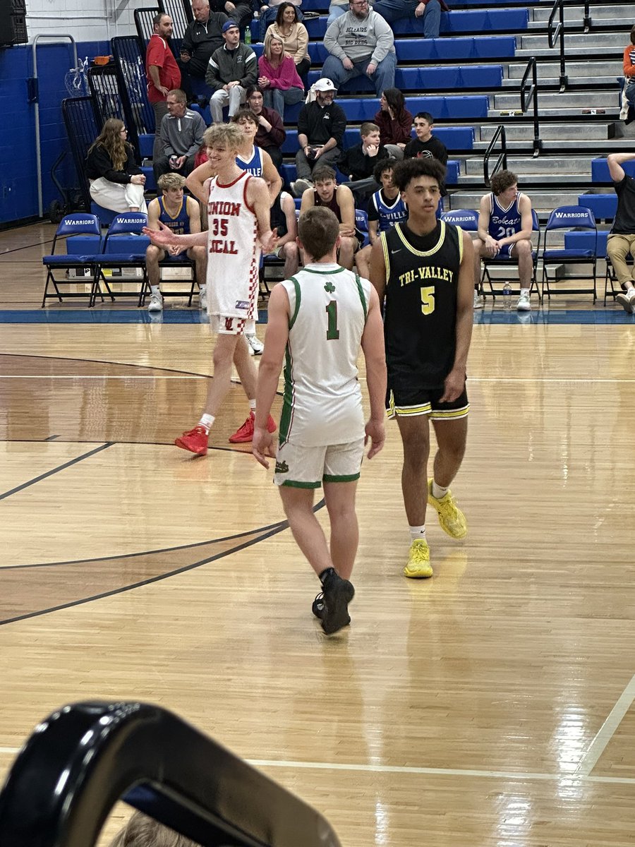 Congrats to <a href="/Taison1Starr/">Taison Starr</a> and the East squad on the victory tonight!