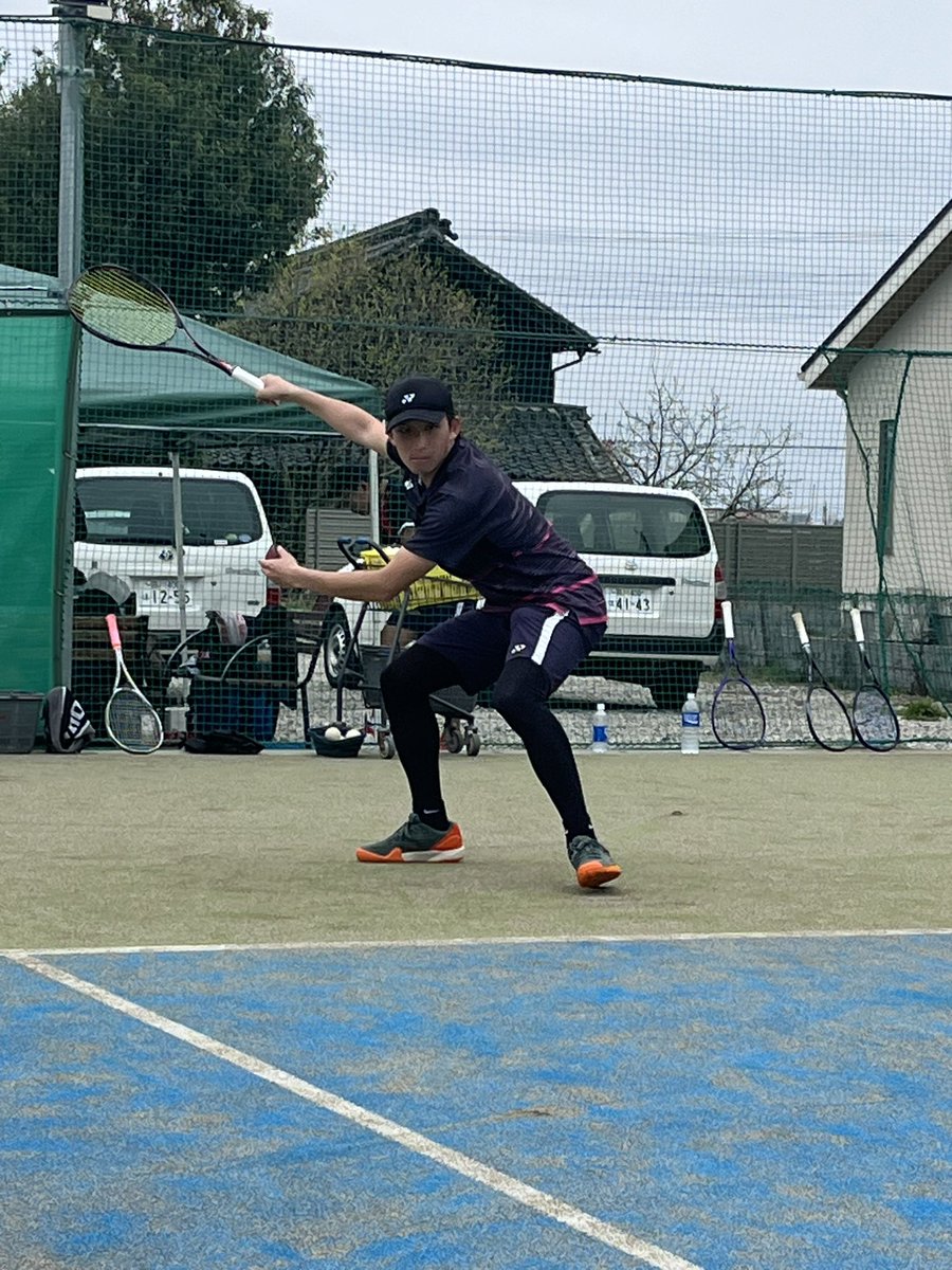 best_softtennis's tweet photo. 【新入社員紹介】
■名前
佐藤 功輝（さとう こうき）
■出身地
福島県
■経歴
田村高校→東京経済大学
■主な戦績
関東一般　ベスト16
■ひと言
元気よく頑張ります！ https://t.co/ssbKxBPt7f