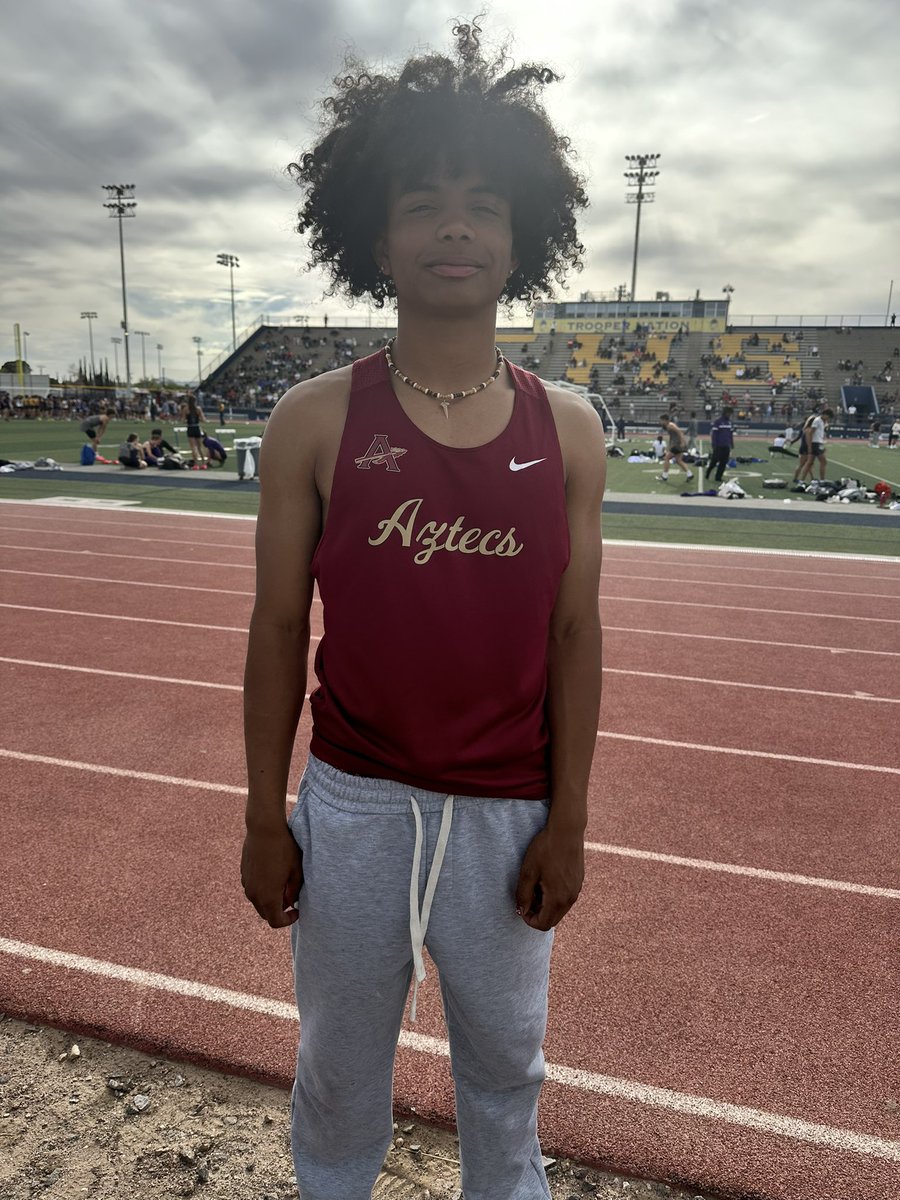 klopez_EDHS's tweet image. Way to represent at Districts Aztec hurdle crew! 
DJ Well 3rd Varsity 110 Hurdles
Isaac Gutierrez 4th Varsity 300 Hurdles
Marven Pineda 2nd Open 110 Hurdles
So proud of all 3 of you! Next stop areas for DJ and Isaac! @SarinanaEDHS @Coach1Martinez @EDAztecs_HS @CoachRamirez__
