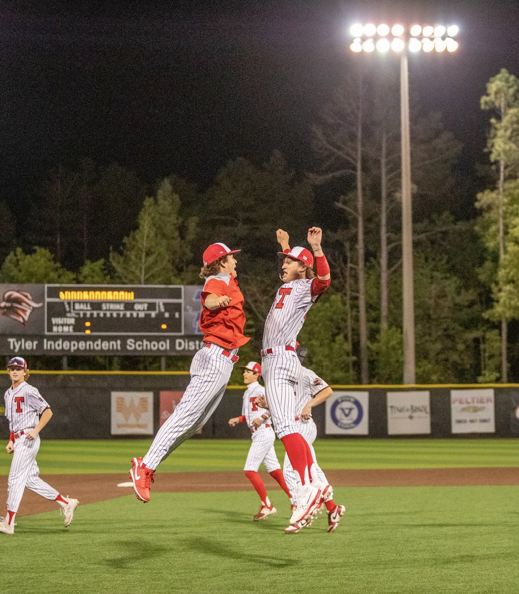 Sweep Vibes‼️ 🧹 

Final:

Tyler Legacy: 2
Mesquite Horn: 1

#Family