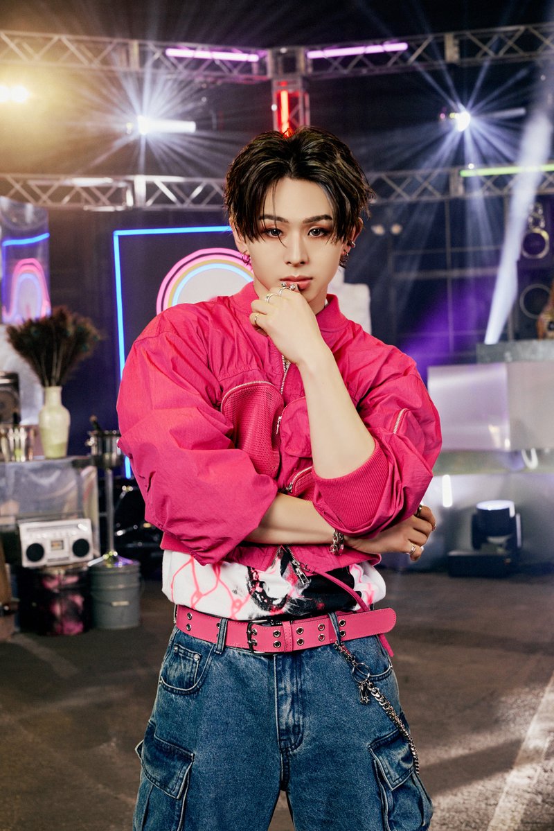 GKcnQCla4AAFEix?format=jpg&name=medium