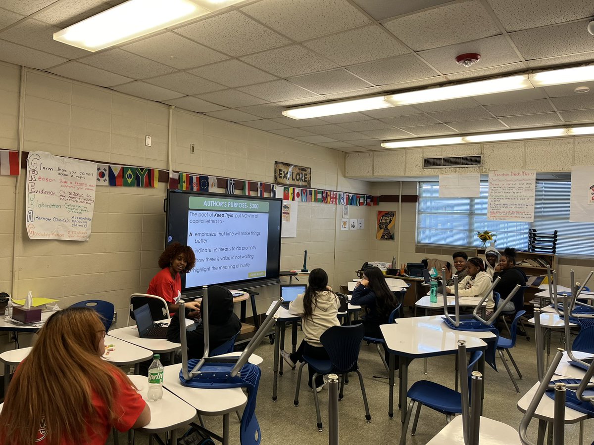 AJLewis_AISD's tweet photo. Friday Night Lights was a huge success. @AldineMS_AISD scholars were engaged in learning this evening. Shoutout to all of the 7th/8th grade teachers that made this event a success. 👏🏾🎉 @SPeralta_AMS #AMSPossible @DrCrystalWatson #teamONESECONDtonone https://t.co/OjIZOQ3Rbt