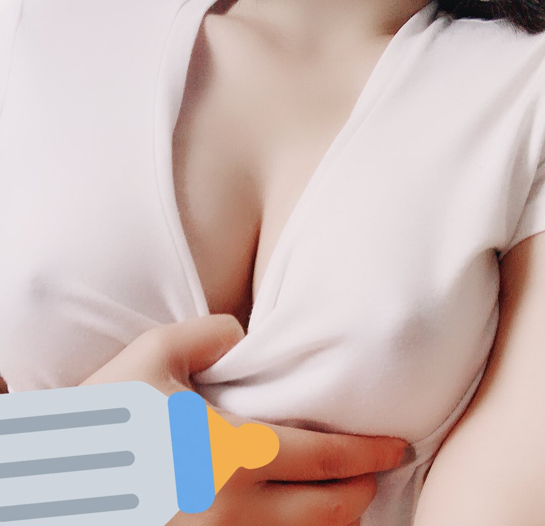 まだ、お昼だけどむらむらしてる？

潮 吹き動画あげるー❣️

プロフのどーが置いてる所からも見れるよ💛