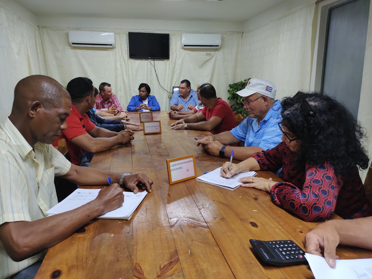 Concluimos el recorrido en #ConsolacióndelSur en la CCS 26 de Julio, donde realizamos un fructífero intercambio con la dirección de la cooperativa y  visité  la finca del Héroe Nacional del Trabajo y Hombre Habano Rogelio Ortúzar. #GenteQueSuma 
#Cuba
#AnapCuba