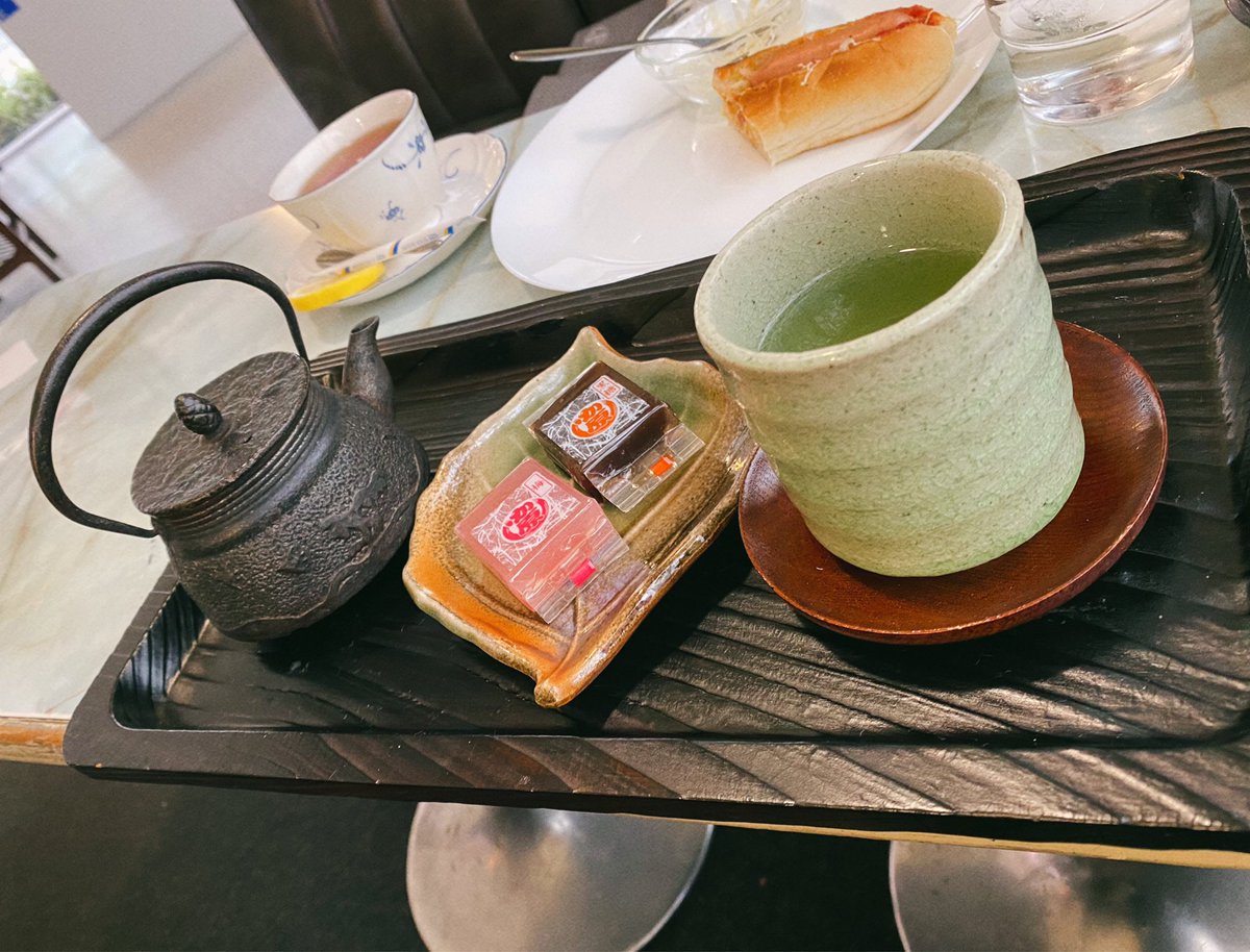 いつもの喫茶店でいつもの日本茶セット
このちょうど良さはここにしかない