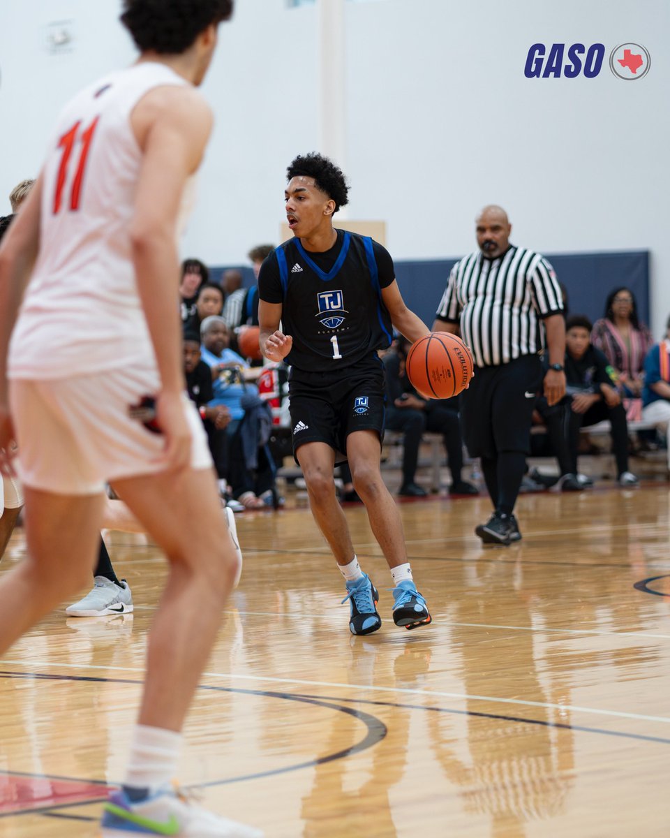 A few dudes from @tjfordacademy 17U are putting on. • Prince Jones-Bynum (2025) • Lucas Hobin (2025) • Jordan Buckner (2025) 📸