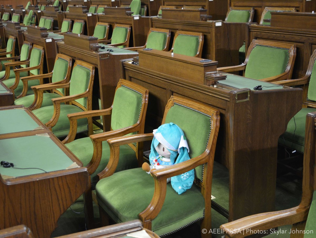 Real_Brandon_Ly's tweet photo. It was a great honour to welcome Her Excellency #HatsuneMiku to the Canadian House of Commons as part of the @uOttawaMPSP this year.

To ensure her comfort, I invited her to sit in the traditional seat of the Prime Minister. This was the result.

#初音ミク https://t.co/8WzHYi1W43