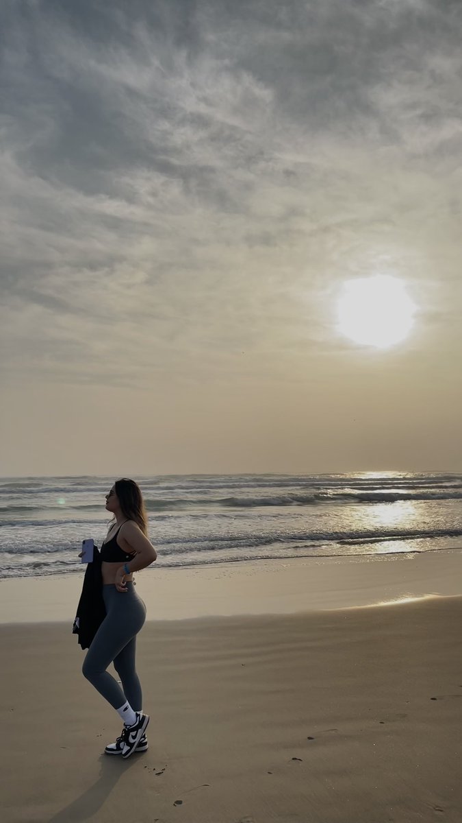 KarliPedraza's tweet photo. Summer vibes 🌸🥥🐚✨ https://t.co/TR4zwmgNzP