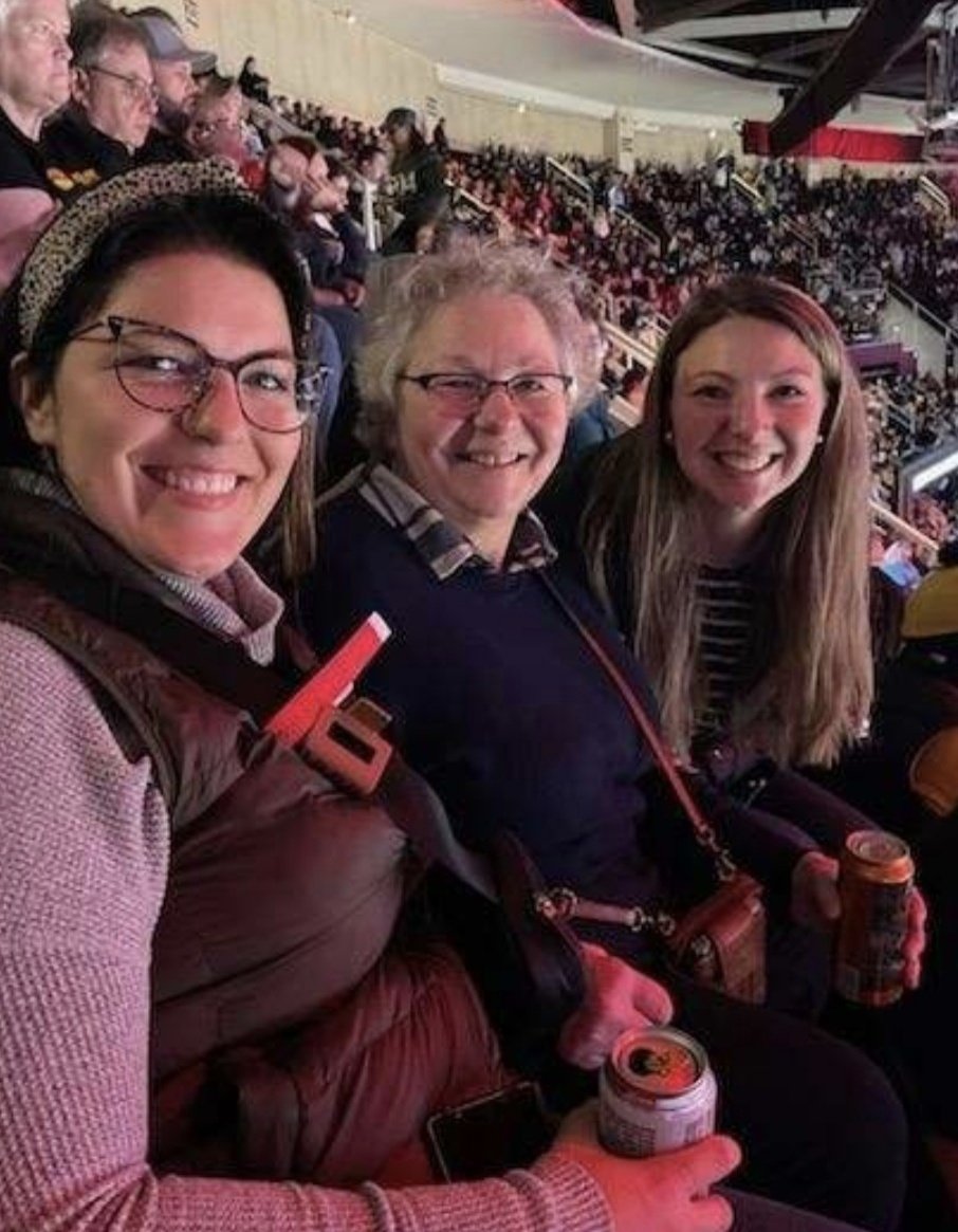 LET'S GO WOMEN!!!!!!!  #NCAAWBB #WFFSELFIE