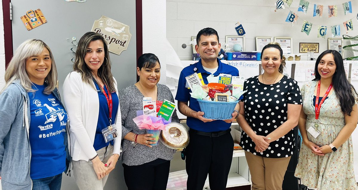 Celebrating our wonderful counselor Ms. Garcia on her birthday, and our amazing Mr. Marquez for National AP Week! Thank you both for all you do for our Wrangler Family! ❤️🤠@SierraVista_SA @RMarquez_SVE @Counselor_SVES @MoniqueG_SVSA @JVelarde_SVSA