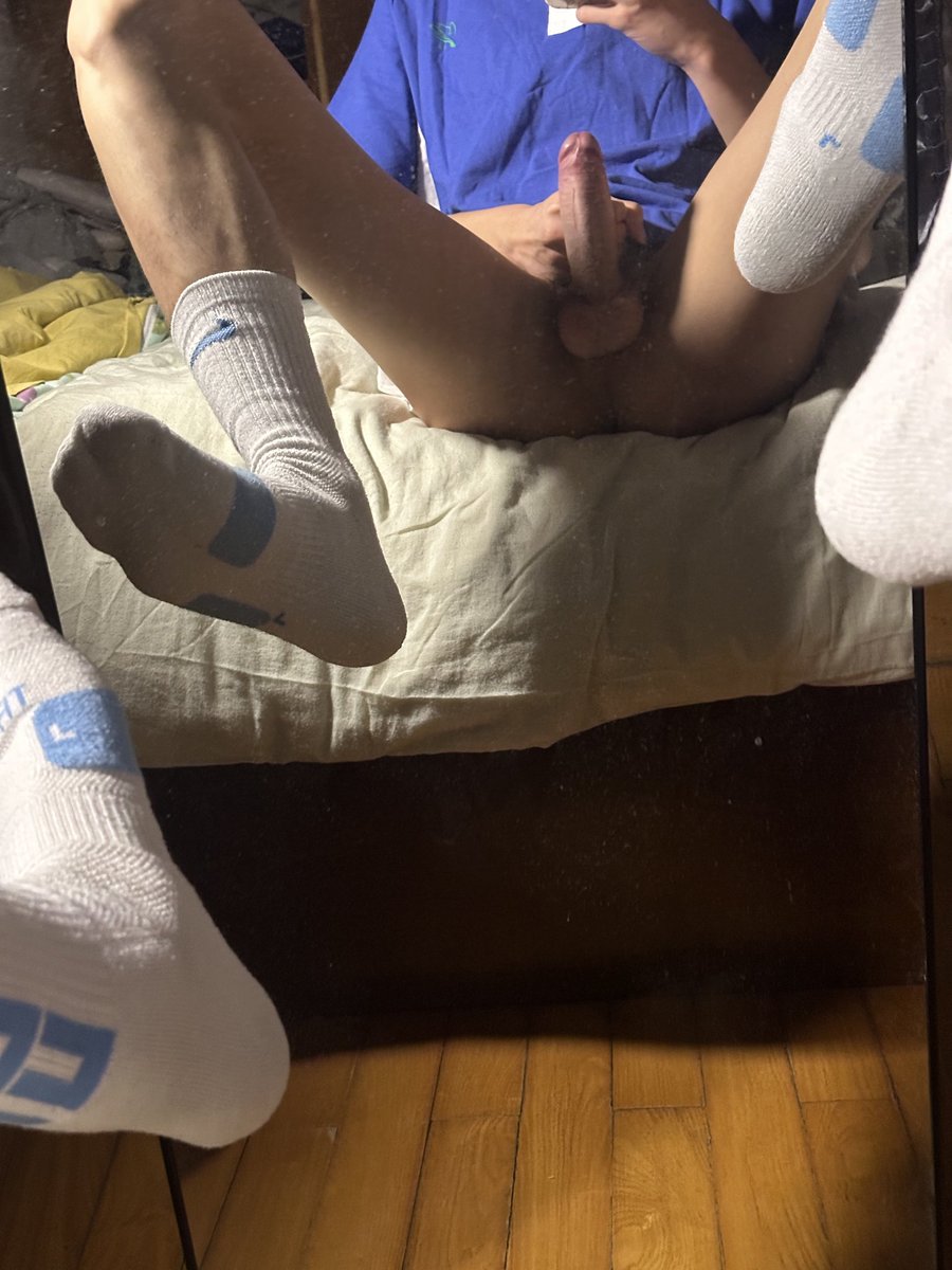 拽着你的头发，强行把你的头按下去含住，这不正是你想要的么？