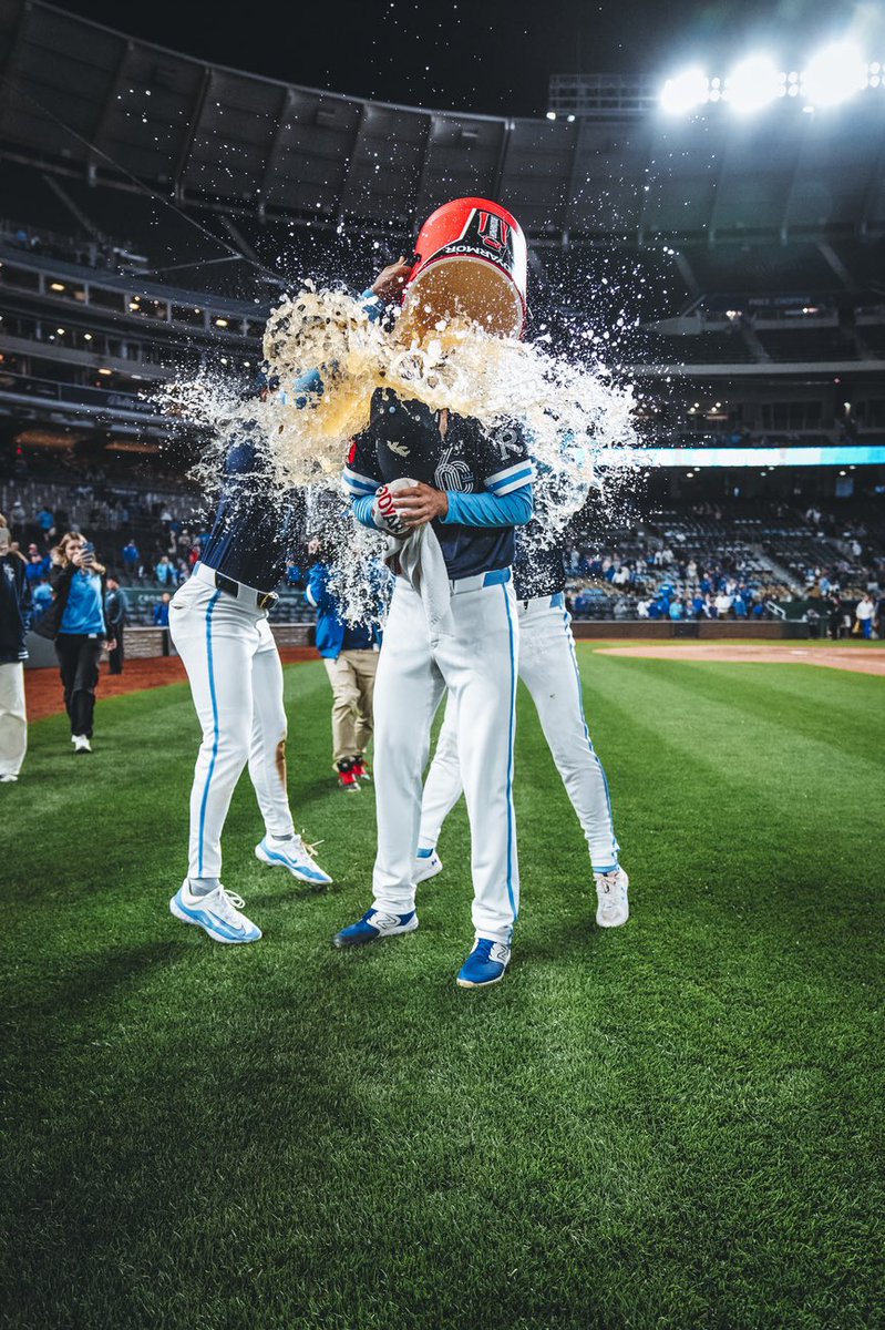Back to .500 for the @Royals. Singer was nails for the second start in a row. Salvy, Vinnie, MJ, and Blanco all helped to produce scoring, and McArthur shut it down with a game ending double play to finish it earning his first post game splash. Good stuff.