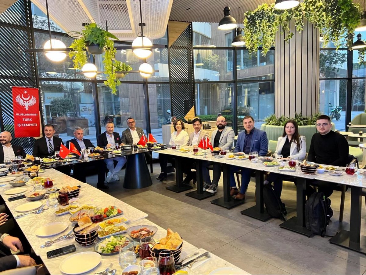 aliihsantug's tweet photo. UTIC ÜYELERİ İFTARDA BULUŞTU

UTIC (Uluslararası Türk İş Cemiyeti) iftar programını Sayın Ümit Safi (Safi Holding) ev sahipliğinde gerçekleştirdik. 

Emeği geçen herkese çok teşekkür ediyorum.

#uluslararasıtürkişcemiyeti 
#utic
#türkdünyası
#işdünyası https://t.co/RIf74Gad7q