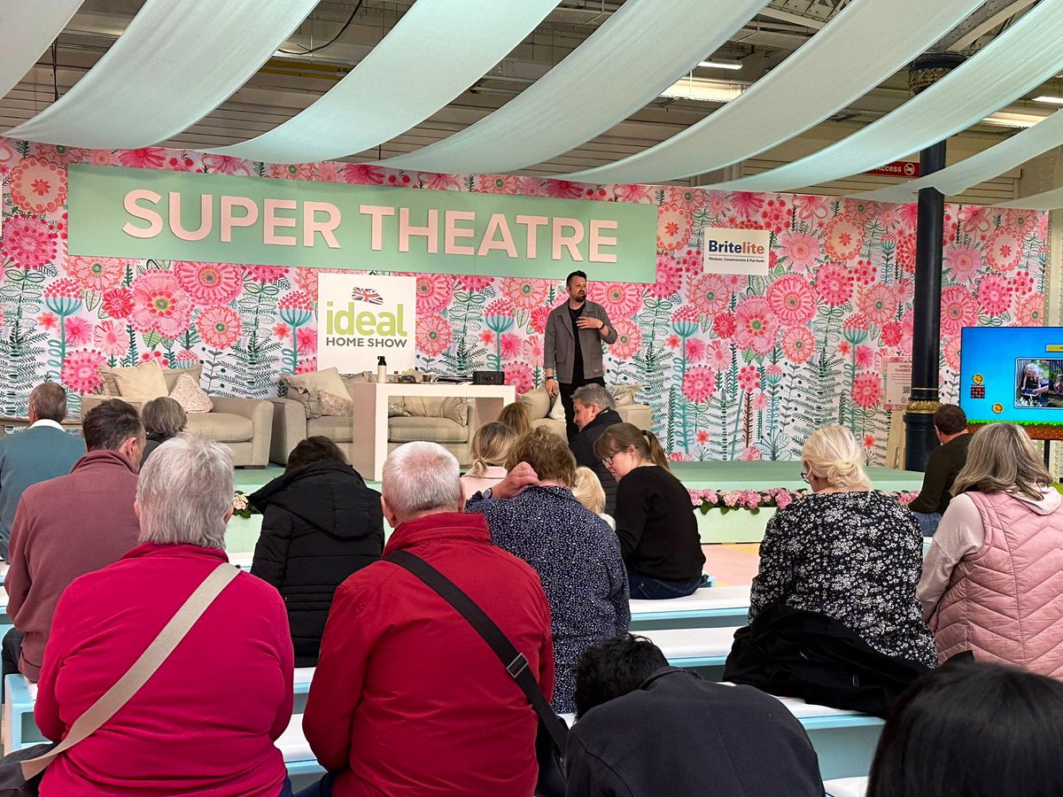 Thank you <a href="/ideal_home_show/">Ideal Home Show</a> for an incredible show on Friday!

We cooked up a easy pizza 🍕 on the Eat &amp; Drink Stage with <a href="/MrAndrewDickens/">Andrew Dickens</a> and the hopefully inspired more families to garden on the Super Theatre with <a href="/delgibbons/">Derek Gibbons</a> 🪴 

Thank you &amp; see you all soon!
