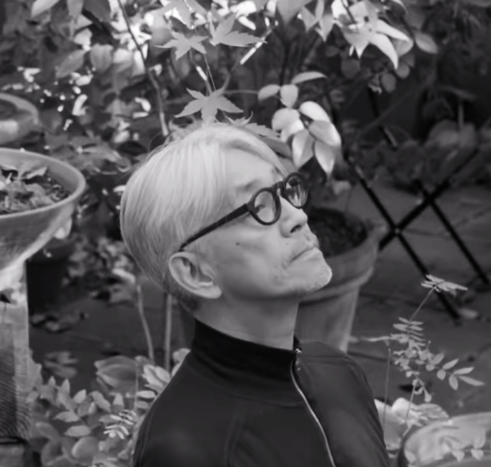 Vistablogger's tweet photo. REMINDER: Ryuichi Sakamoto &amp; David Sylvian enjoyed a musical partnership over the decades. The latest article looks at Ryuichi's 2017 album 'async' on which Sylvian appears for the track 'Life, Life'. A wonderful release that still grows on me. Read here: https://t.co/Jw5XugLK1S https://t.co/12Nyh3YISP