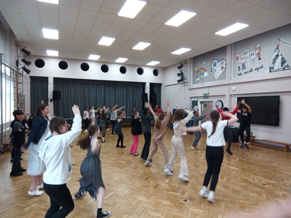 Dance is on the curriculum. Via Bhangra Dance Fitness, we can hit more indicators than you can imagine! Culture, language, music, dance, movement, co-ordination, sequencing, cardio load, stamina, mental health, wellbeing, stress relief and fun! Has your #school tried us out...?
