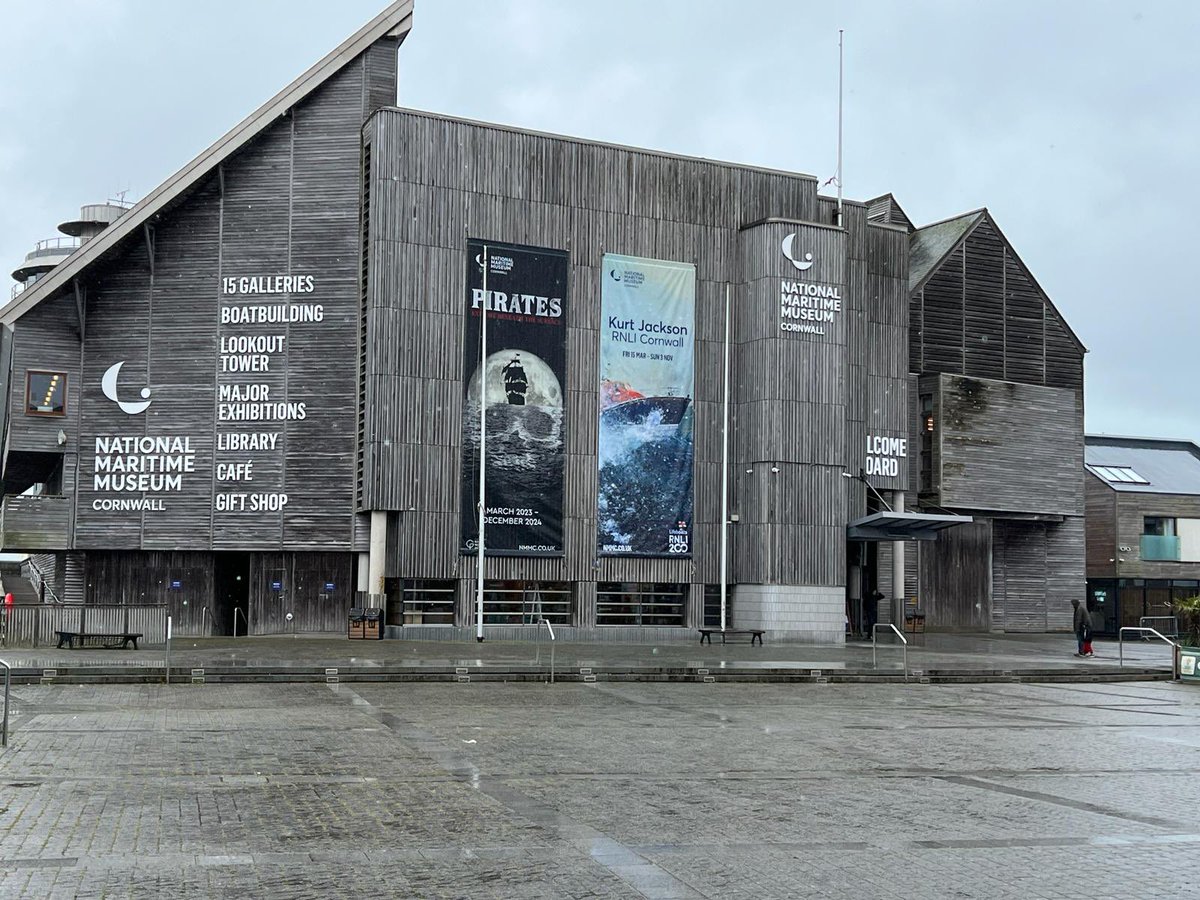 Emma Thompson tweet media