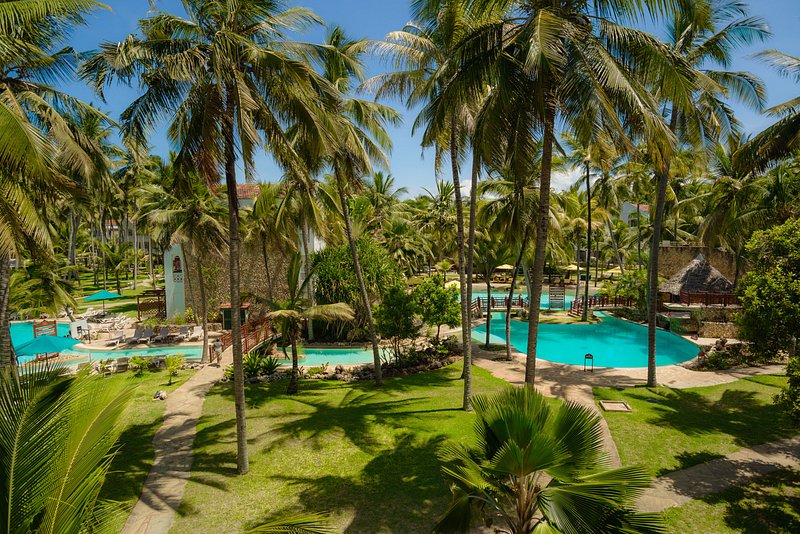 Stejos_Tours's tweet photo. Immerse yourself into your dream beach vacation and enjoy your stay at Sarova White Sands  Beach Resort &amp; Spa a Magnificent beach front  facility with  tastefully furnished rooms offering gardens and spectacular ocean views.
Book with us ,
0795046018
0799030781
0715293975 https://t.co/R7zXdAqvzN