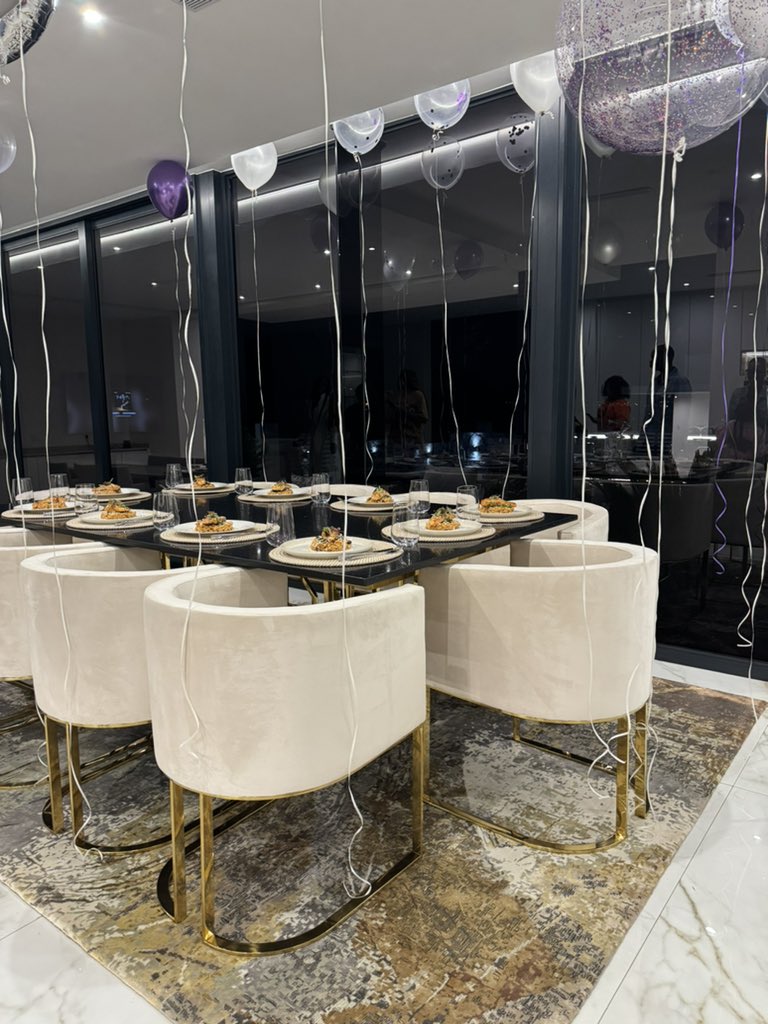 neo_sukude's tweet photo. Exclusive private dining for client by SuCooked. 👩🏾‍🍳🤍

Honey garlic salmon served on a creamy tomato parmagiano risotto with shimeji mushroom, served with spinach and sprouts. https://t.co/LEsXuGJSL3