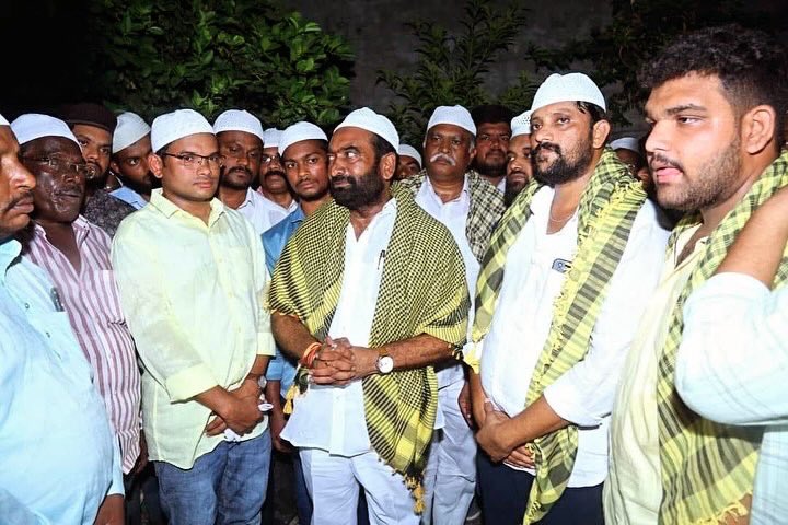 iam_Julakanti's tweet photo. మాచర్ల పట్టణం నందు మైనార్టీ నాయకులతో ఇఫ్తార్ విందు లో పాల్గొన్నడం జరిగింది.
#SaveMacherlaFromPinnelli
#MacherlaNiyojakavargam
#ByeByeJaganIn2024
#ఇంటింటికి_జూలకంటి
#మార్పుకావాలి_బ్రహ్మారెడ్డిరావాలి
#endofprk https://t.co/Lpy1P4MbEe