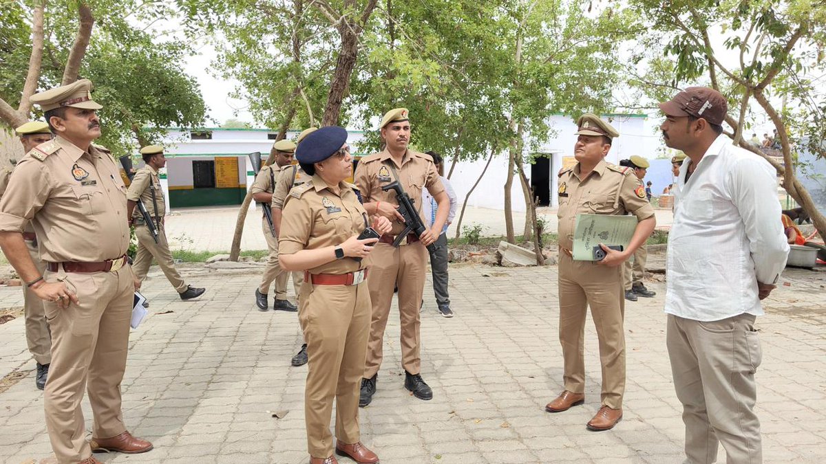 MAHOBA POLICE tweet media