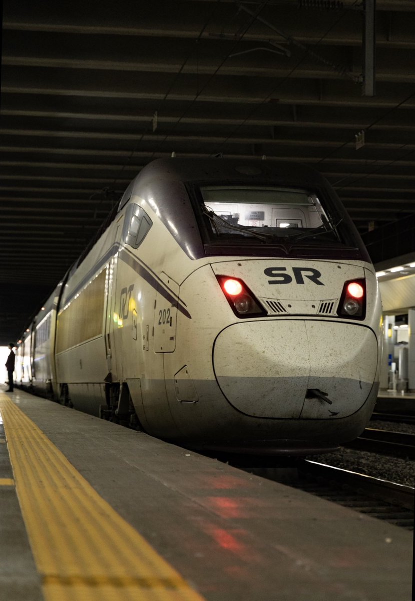 uluka120's tweet image. 今から友達のいる街にいくのに
高速鉄道SRTに乗ります
この列車結構好きです
さぁ会いにいこう
#SRT #EOSR6mark2