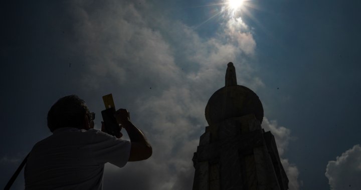 Total solar eclipse: Will clouds dampen the rare celestial event? dlvr.it/T584sl