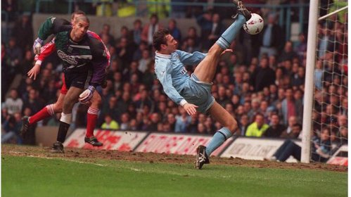 on this day 1996 today's match day guest Noel Whelan stretched out his telescopic leg to get onto the end of a Peter Ndlovu cross to score the only goal of the game as City beat Liverpool at Highfield Road youtube.com/watch?v=Uf2O42…