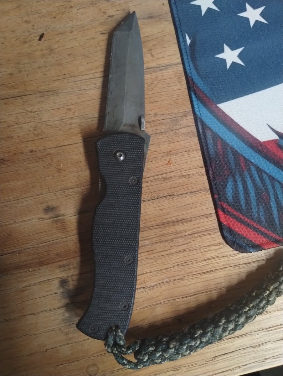 @lippyent Yes and it's a Benchmade , Emerson Specwar Model CQC7