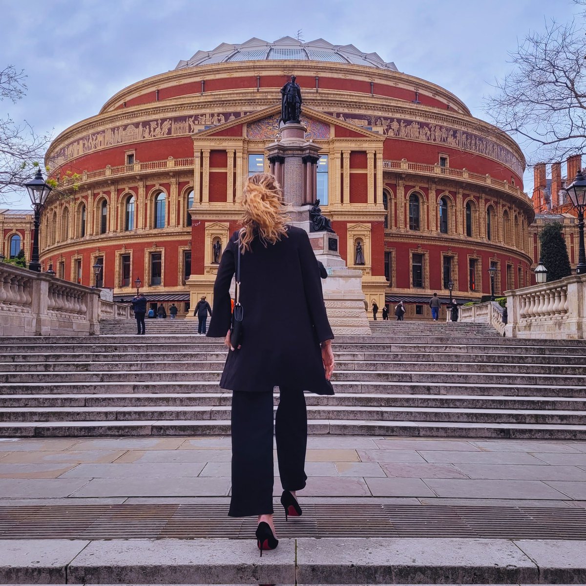 Turn your back on cancer and keep walking 🎗