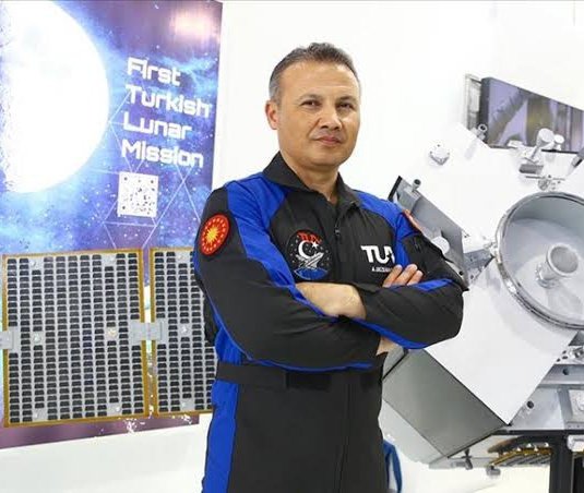 Aramızda 55 milyon toplayıp, bayram harçlığı verelim, atmosfer de top sektirsin oradan da lunaparka götürürüz...