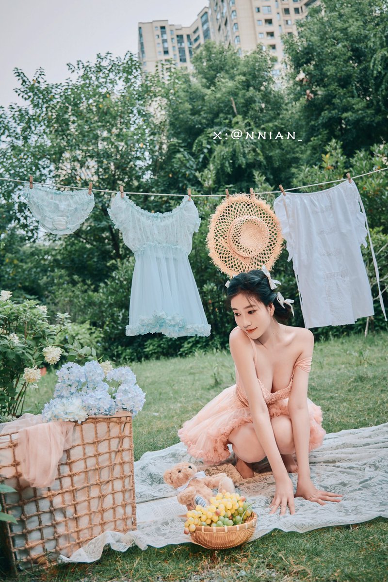 《粉丝日记》已更新
Fan Diary has been updated

#年年nnian  #户外露出   #纯欲  #小清新   #性感写真   #反差少女 https://t.co/eocqSTKJMJ