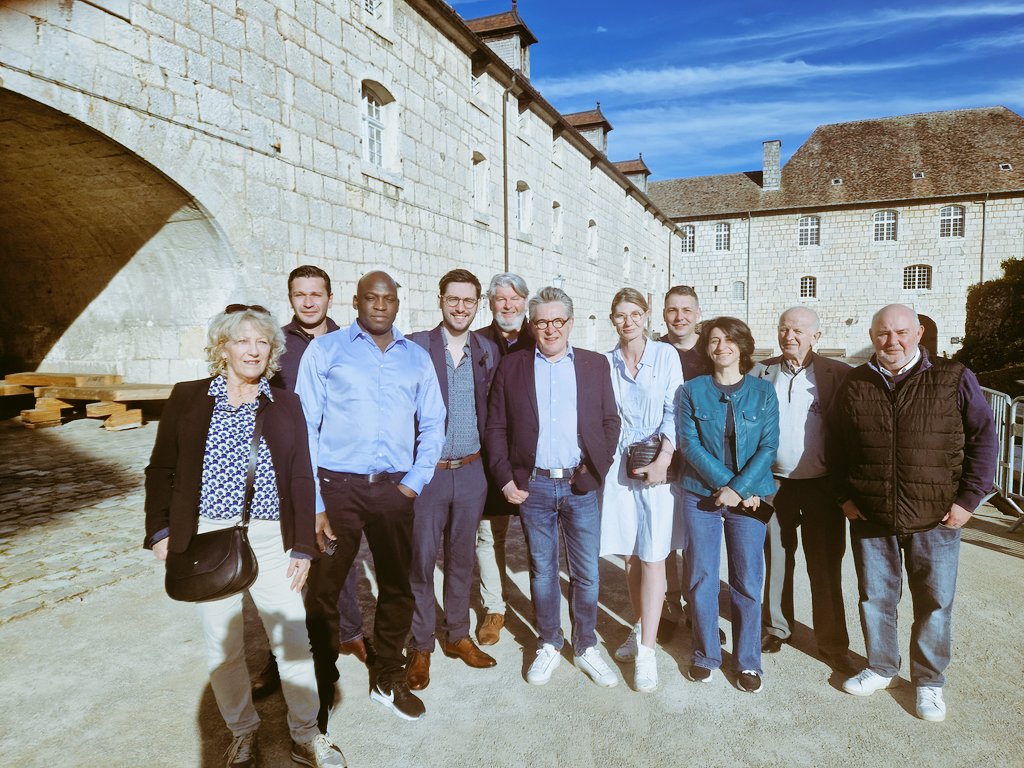 🔵⚪️ Quel accueil à Besançon, cher Éric, pour nos cadres venus de toute la France  <a href="/Horizons/">Horizons</a> ... et la team Oise !!
Un grand merci à toi et à ton équipe ..Haut les cœurs  <a href="/EPhilippe_LH/">Edouard Philippe</a> <a href="/b_abba/">Berangere Abba</a>
<a href="/pybournazel/">PierreYves Bournazel</a> <a href="/LauDegallaix/">Laurent Degallaix</a>
