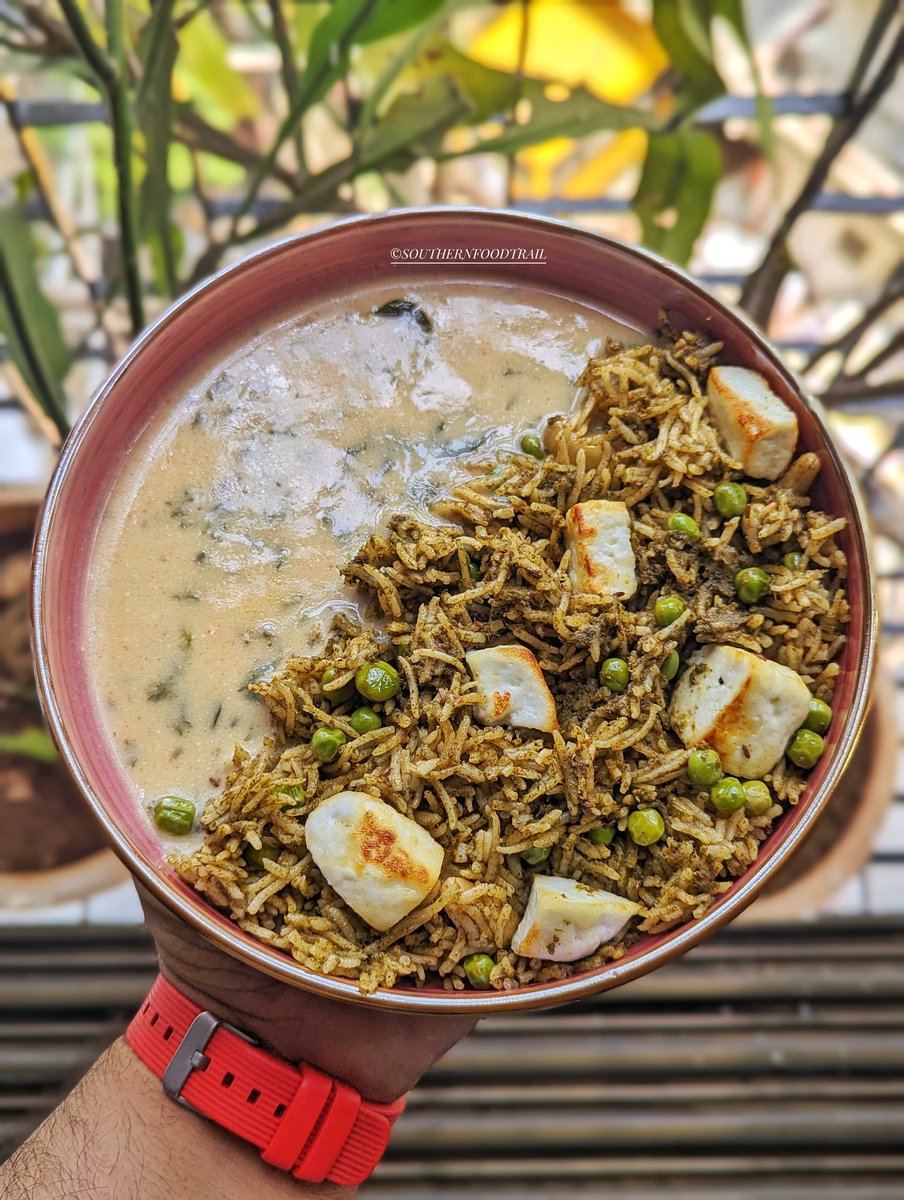 Pudina/Mint Rice with Gujarati Kadhi & Pan fried Paneer on Top.
Recipe for rice in the following Tweet. Recipe for kadhi can be Googled. Bookmark The Tweet 

#teampixel #southernfoodtrail