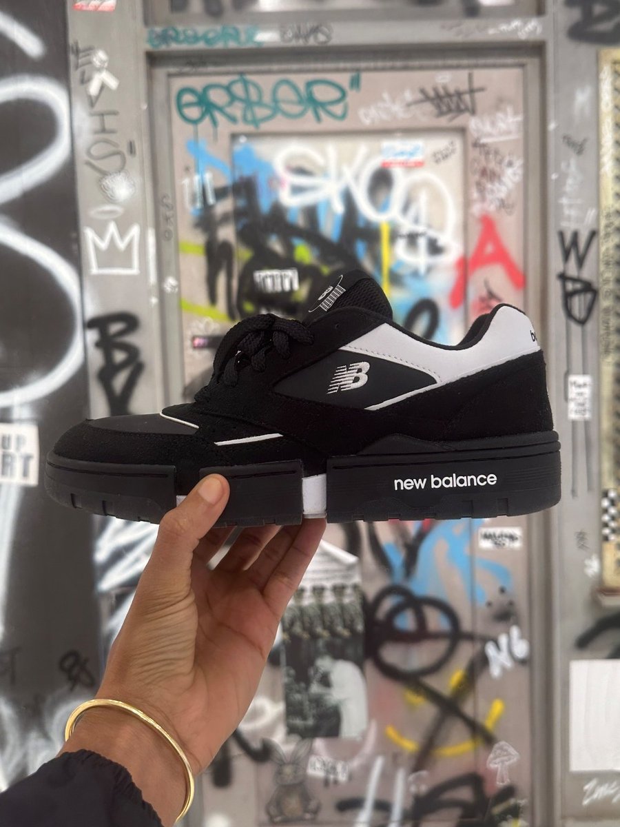 ModernNotoriety's tweet photo. Jaden Smith previews upcoming colorways of his New Balance MSFTSrep 0.01 🖤🩶 https://t.co/eqRRKTBDm3