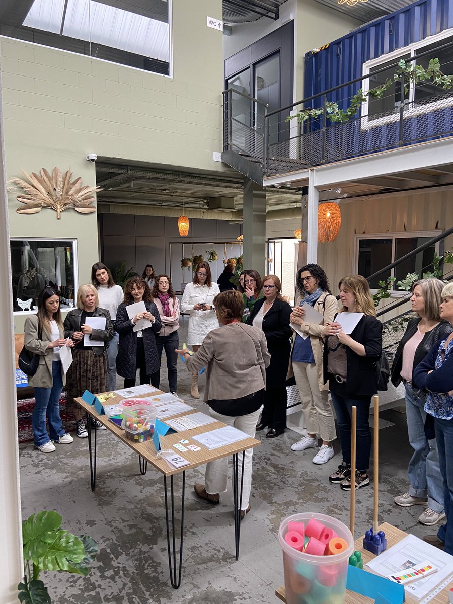 LastraPili's tweet photo. Comencem!!  
Diferents espais ens capbussen a la #FIRAMATEMÀTICA ✨
@PaulaSerentill @Cecielprat @RosaMariaSalaPi @EDBARCANOVA https://t.co/pROtfqJE5V