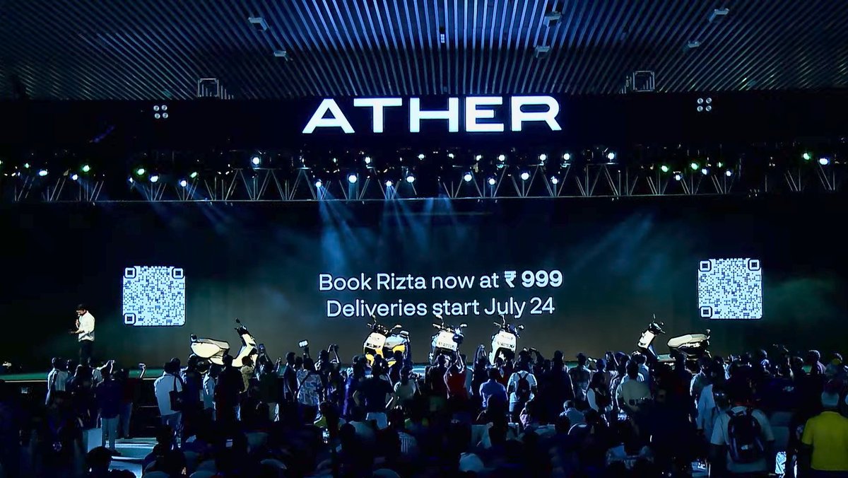 @atherenergy launches the company's new family scooter #AtherRizta at their #AtherCommunityDay in Bengaluru 

Rizta S with 2.9 kWh costs Rs 1.10 lakh
Rizta Z with 2.9 kWh battery pack costs Rs 1.25 lakh
Rizta Z with  3.7 kWh battery packs costs Rs 1.45 lakh

 (1/3)