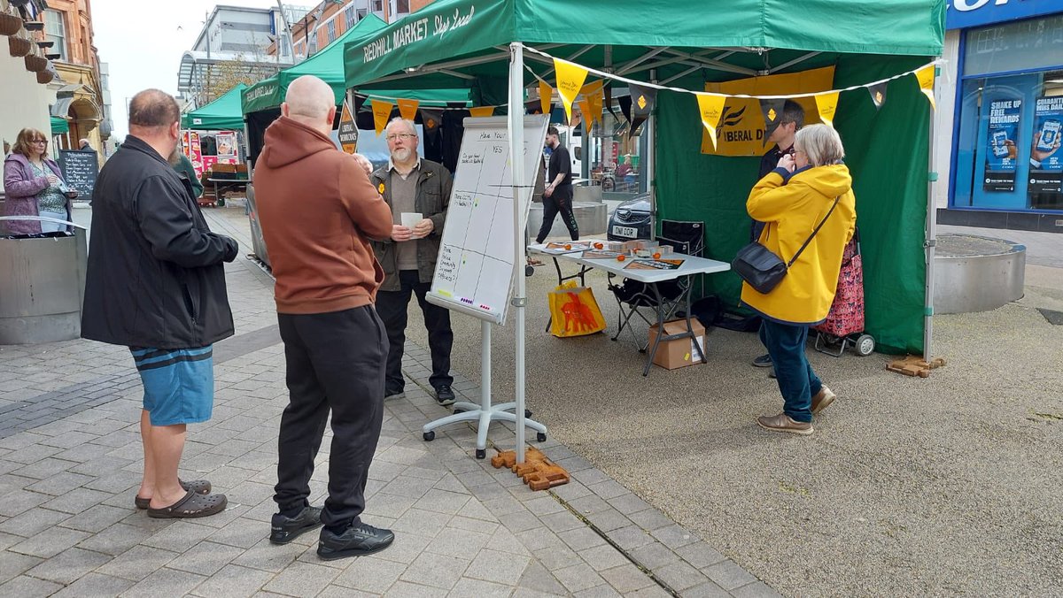 We’re out in #Redhill Market this morning if you’re around come & say hello & meet some of our fantastic candidates for the forthcoming elections for the Borough Council & Police & Crime Commissioner @PaulKenLD as well as our general election candidate @markjohnstonld