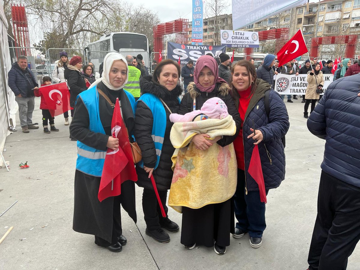 Kadriye80409740's tweet photo. Düşersem  yine ayağa kalkıp  yine yürüyeceğim 
Stajyerin Sesini Duyun Artık
#HükümetÇıraklaraKulakTıkama https://t.co/GGcNquqMRx