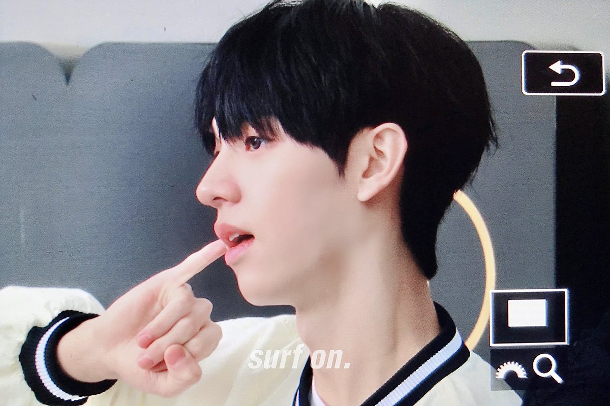 surfon218's tweet photo. 240406 미니팬미팅 프리뷰

드리핀 김동윤 잘생겼어요

#드리핀 #DRIPPIN #김동윤 #동윤 #DONGYUN https://t.co/IK86XFPAas