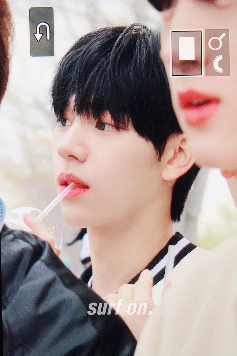 surfon218's tweet photo. 240406 미니팬미팅 프리뷰

내 귀염둥이

#드리핀 #DRIPPIN #김동윤 #동윤 #DONGYUN https://t.co/t7s65HXyRw