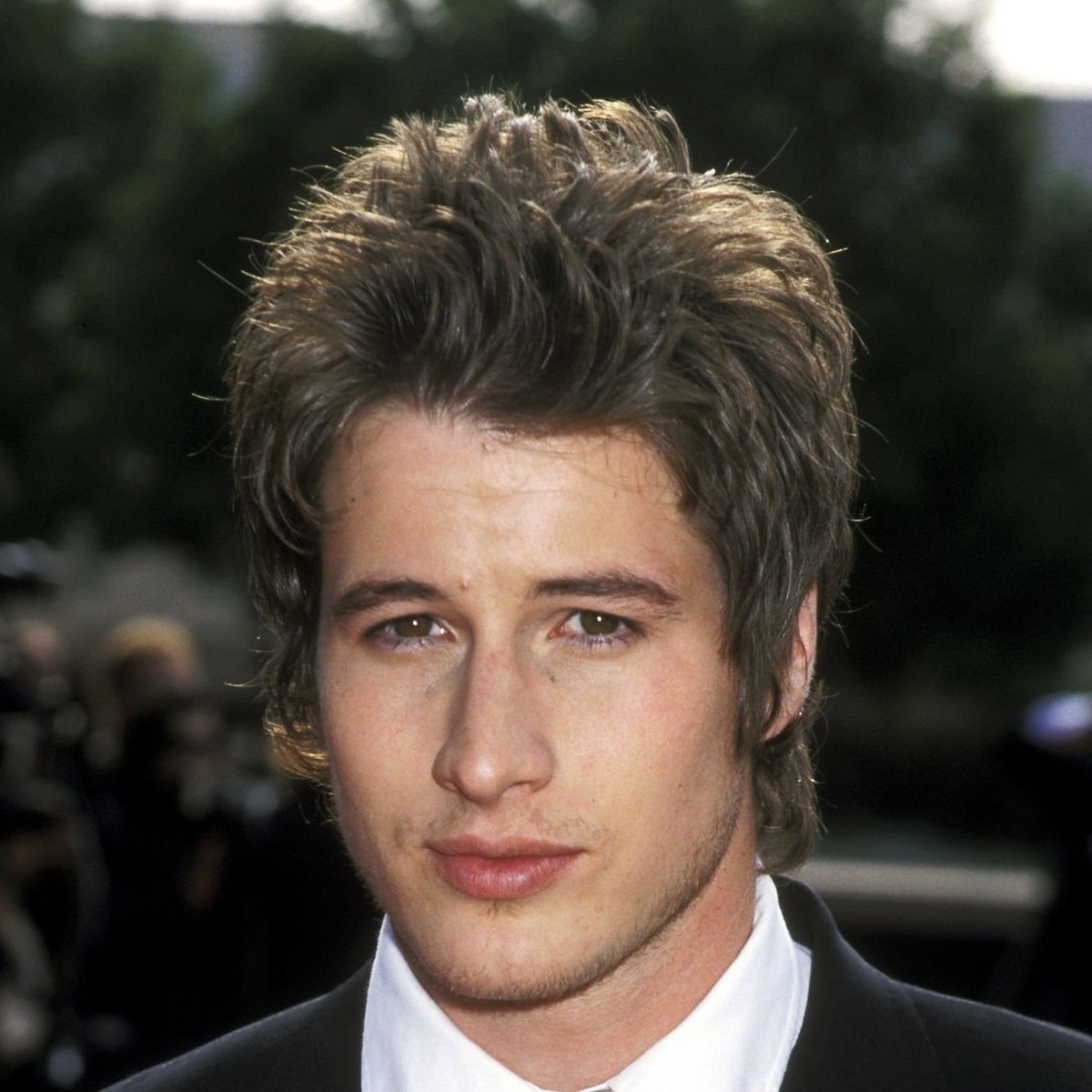 Thinking about 90s heartthrob Brendan Fehr and his big hair!