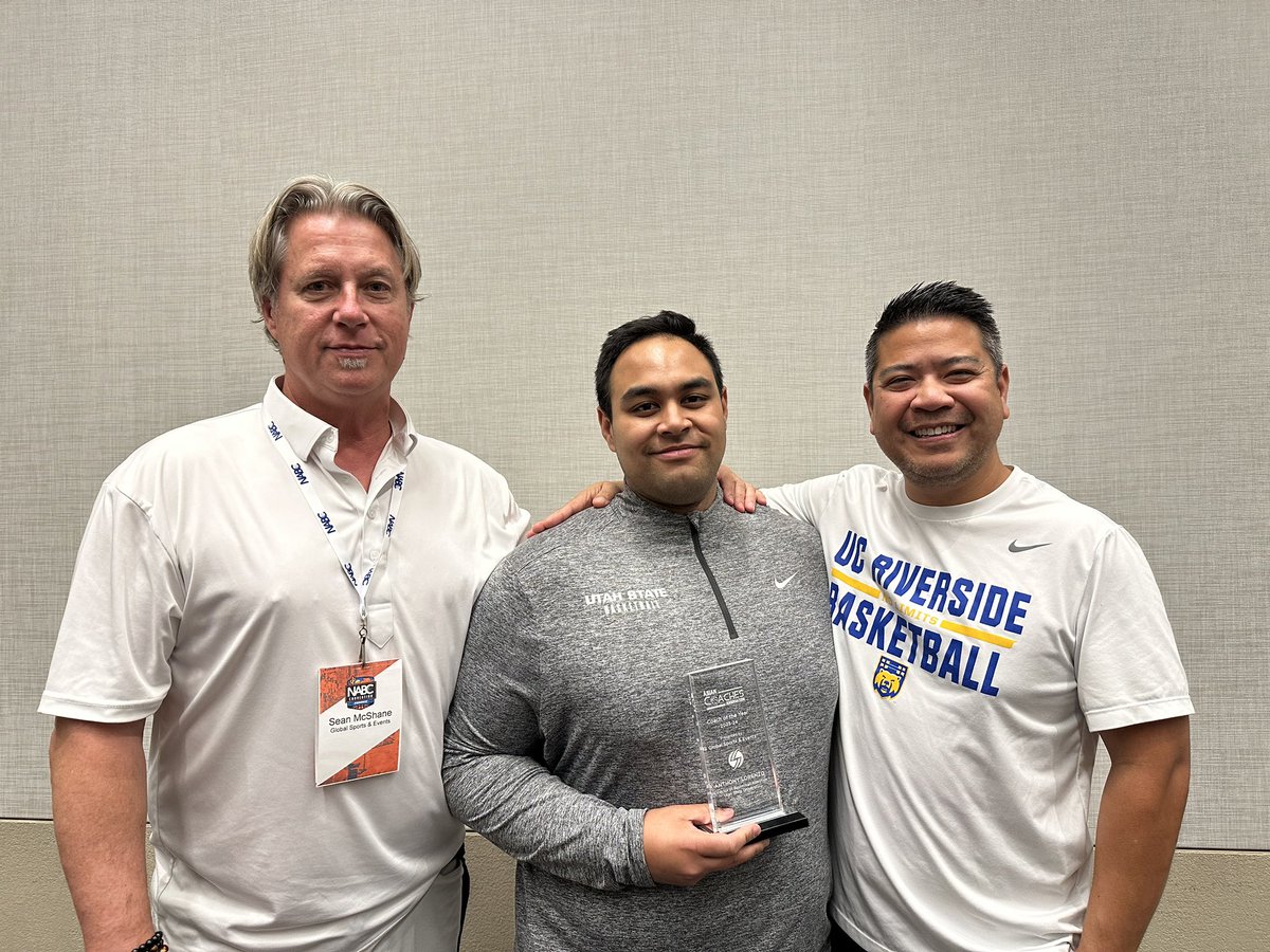 Congratulations to our 2023-24 Asian Men’s Coach of the Year - Presented by Global Sports and Events: Anthony Lorenzo Director of Analytics, @USUBasketball #AsianCoaches #AsianCoachesAssociation