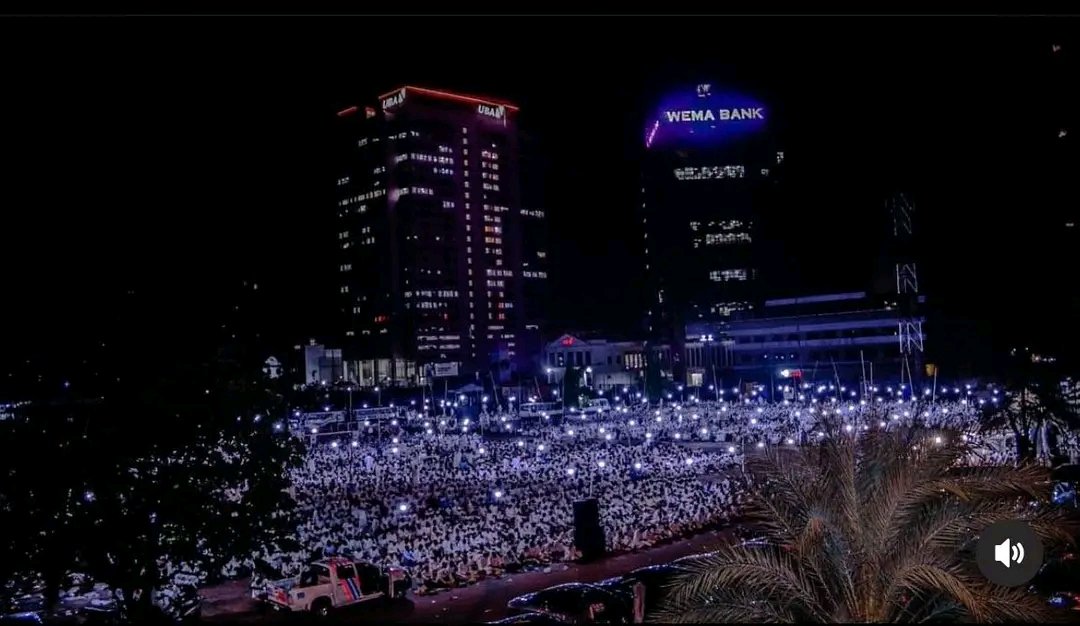 Tafarki_2's tweet photo. Tahajjud In Lagos, Nigeria. This is so Beautiful 🥰♥️💯

#nigerian #NigeriaNews #Lagos #lagos #lagosnigeria #islamicreminder #ramadan2024 #ramadankareem #RamadanMubarak #ramadanvibes #tahajjud https://t.co/UcomkLCumt