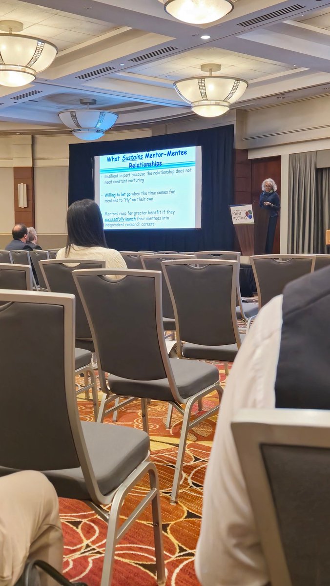 1/ Informative, dynamic talk by Drs. Juanita Merchant and Yana Zavros giving both a mentor and mentee perspective on mentorship, while explaining that mentorship is of course not 'one-size-fits-all' and requires critical, regular feedback by both the mentor and mentee