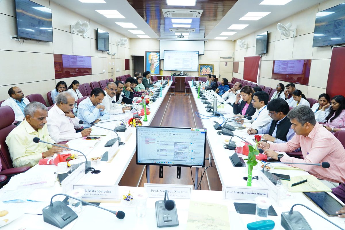 A National level meeting on updates on Ayurveda Aahara compendium "National consultation on Ayurveda Aahara " was organized by National Institute of Ayurveda Under the chairmanship of Honorable Vice chancellor prof. Sanjeev Sharma on 5.4.2024.
#ayurvedaahara
#ministryofayush