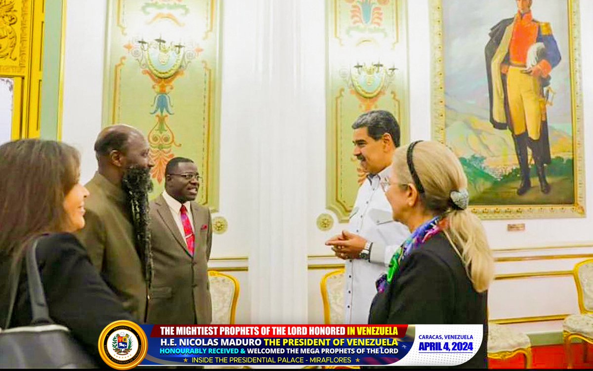 H. E. President Maduro Honorably receives The Mega PROPHETS OF THE LORD! What say ye? @Gilbertmackibe @JosefaGilene #QuéHaceElAvivamiento