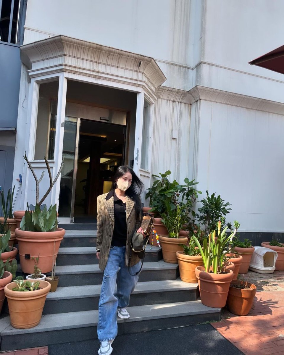 날씨 좋구!! Photo by 온유찡❣︎❣︎
instagram.com/p/C5ZvdrGy-lF/