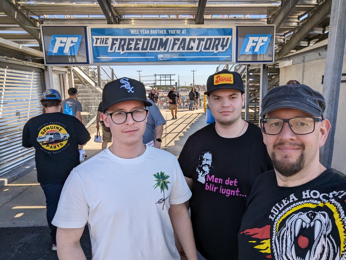 joengman's tweet photo. Me and my sons travelled all the way from north of Sweden, a 48 hour trip, just to be at Freedom Factory! 💪😎🇺🇲🇸🇪🏁 #cleetervision https://t.co/GOA8N5A8St